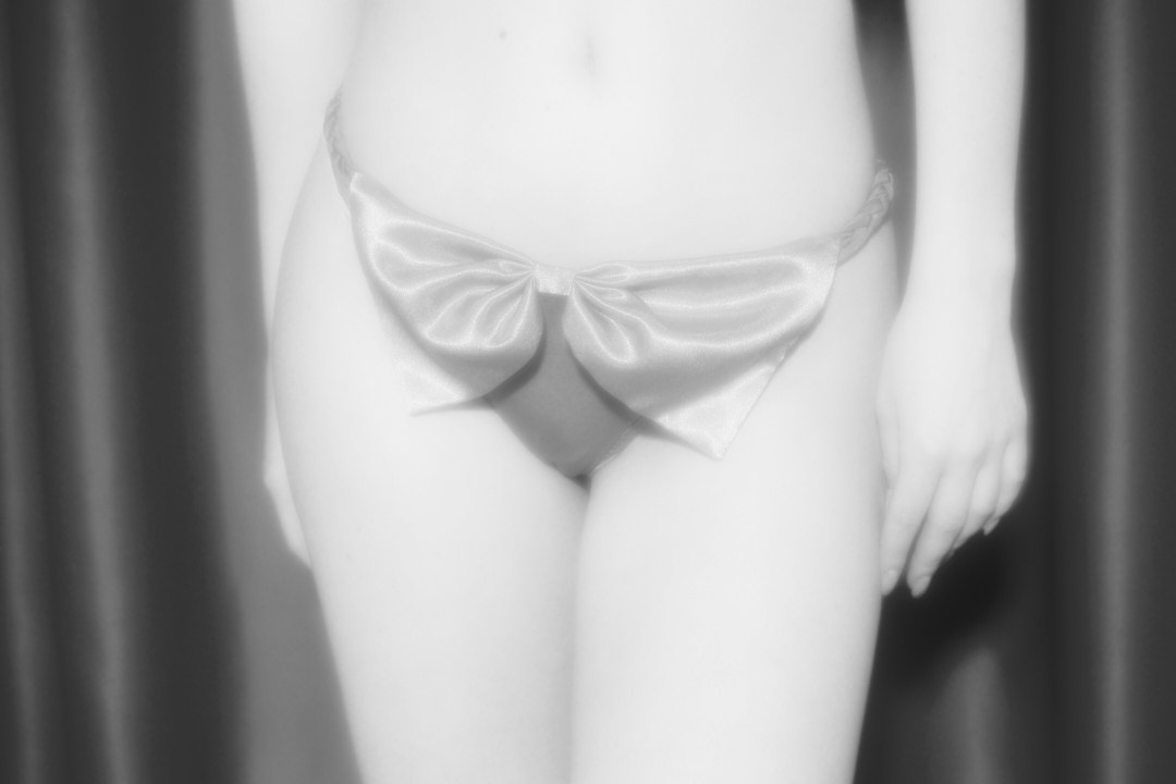 Home Video for Sweet Valentine. Fashion Photographer Oxana Chernomorets