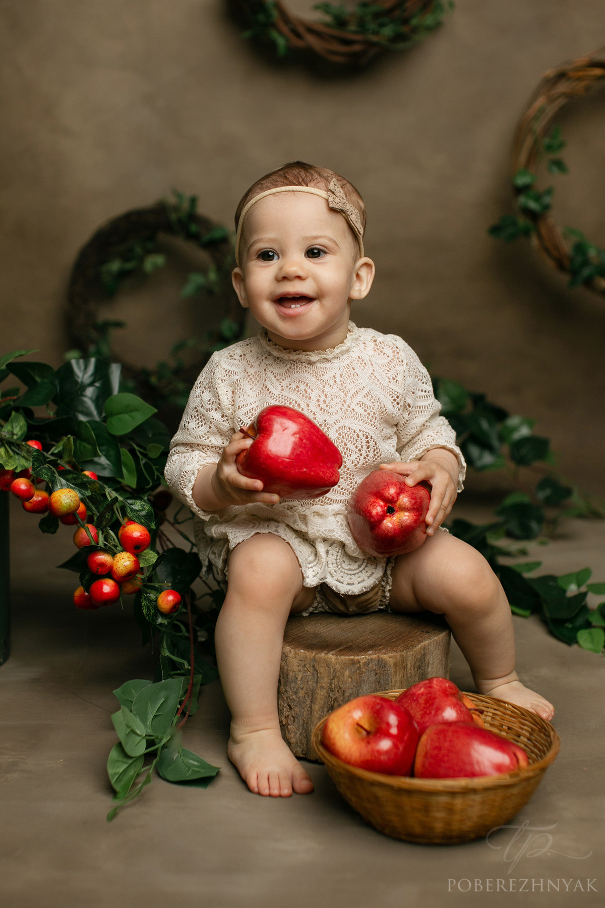 Годик Аглае и Марии. Фотограф новорожденных во Владивостоке Татьяна Побережняк