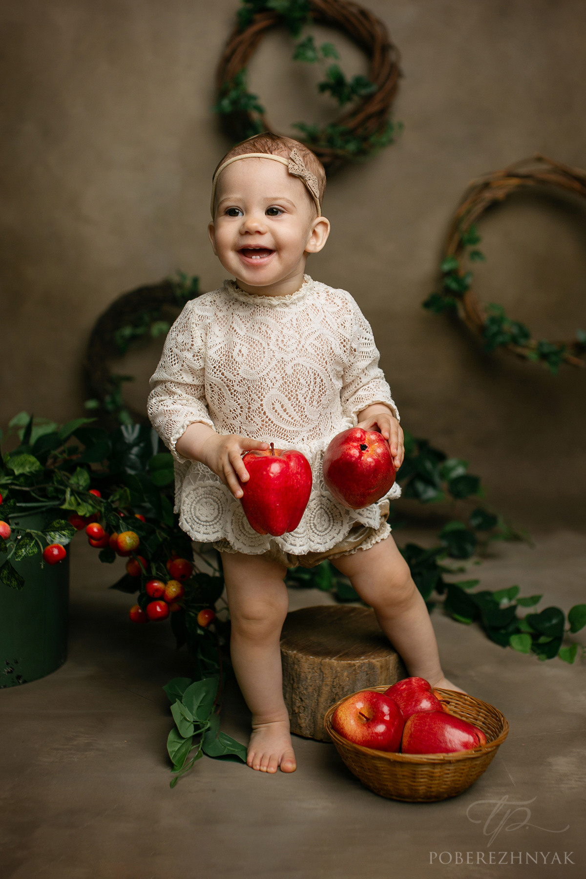 Годик Аглае и Марии. Фотограф новорожденных во Владивостоке Татьяна Побережняк