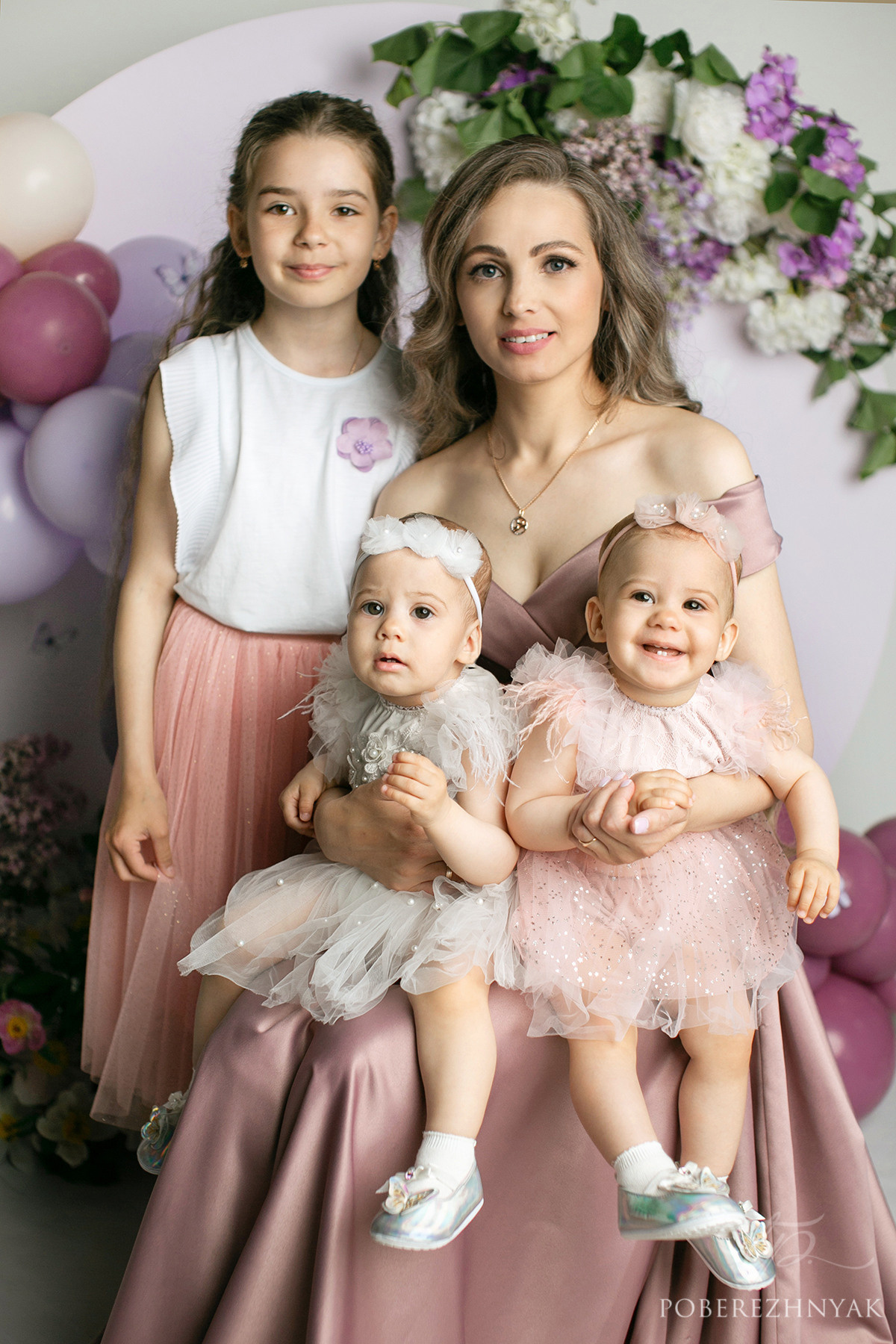 Годик Аглае и Марии. Фотограф новорожденных во Владивостоке Татьяна Побережняк