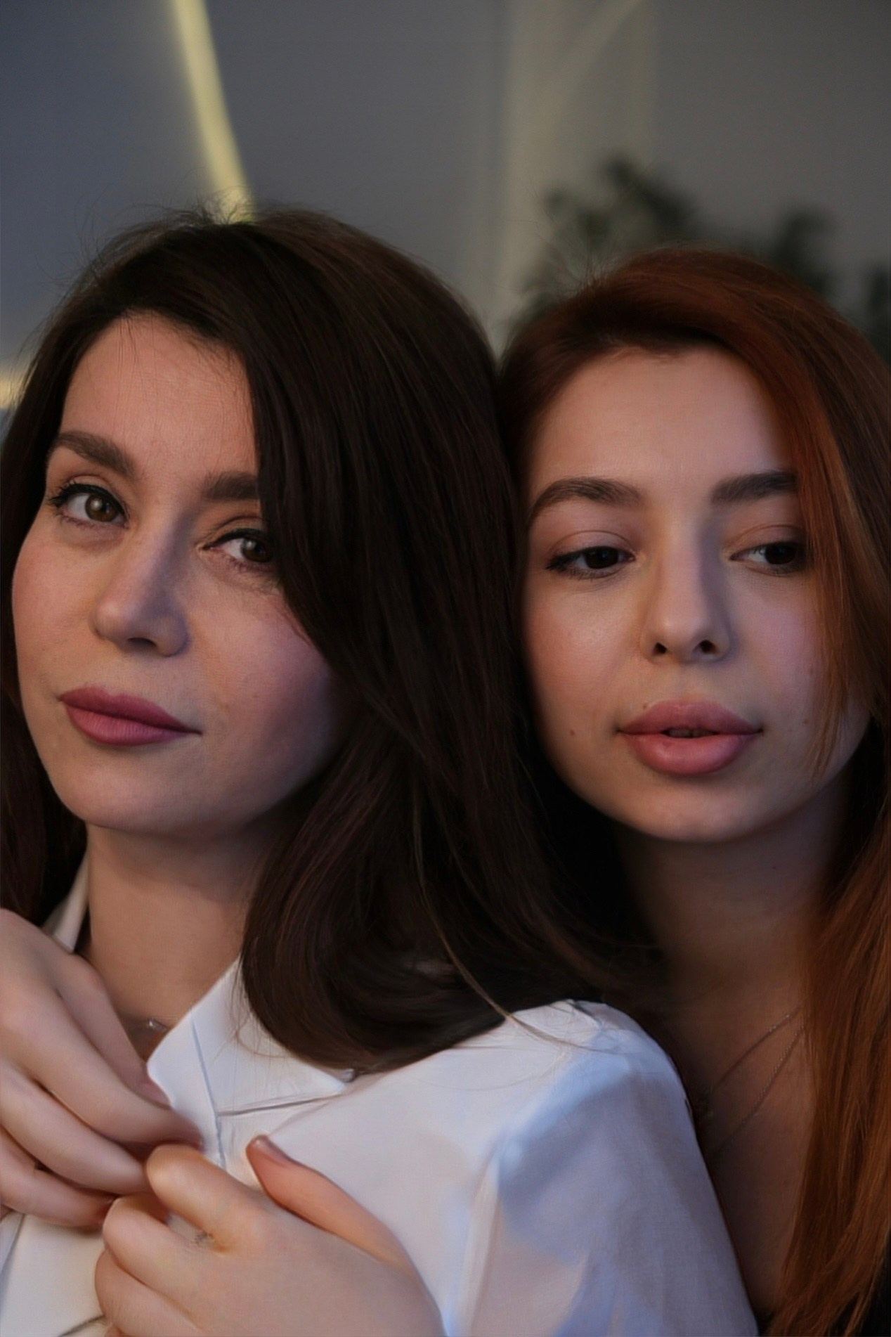 Мама и взрослая дочь. Фотограф на камеру и мобильная съемка в Казани Лидия