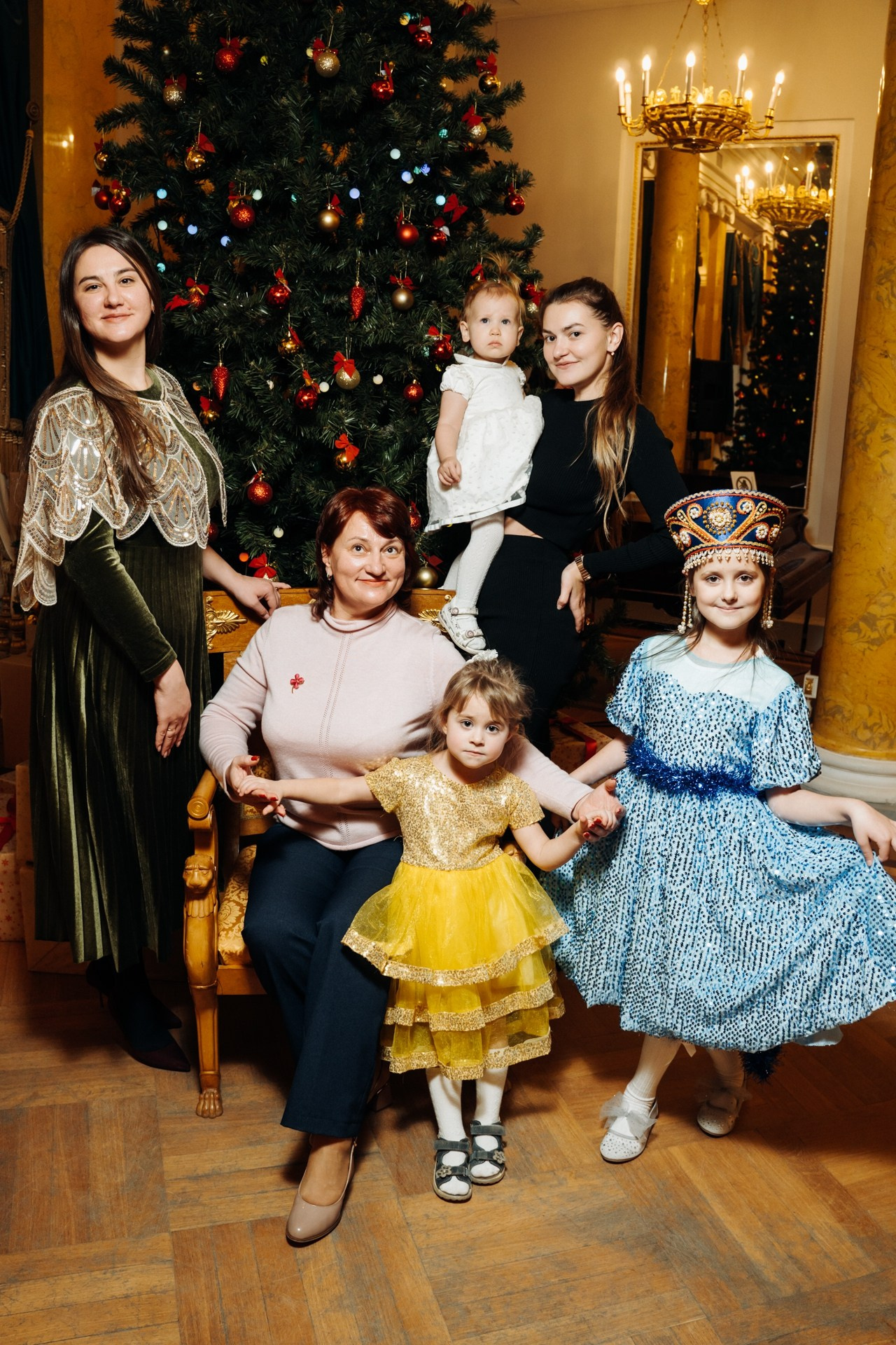 Дети | Новогодняя елка. Репортажный фотограф Санкт-Петербург