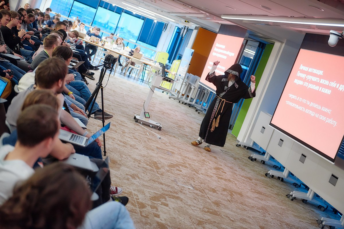 Нейромонах Феофан в Avito. Репортажный фотограф в Москве Вадим Францев