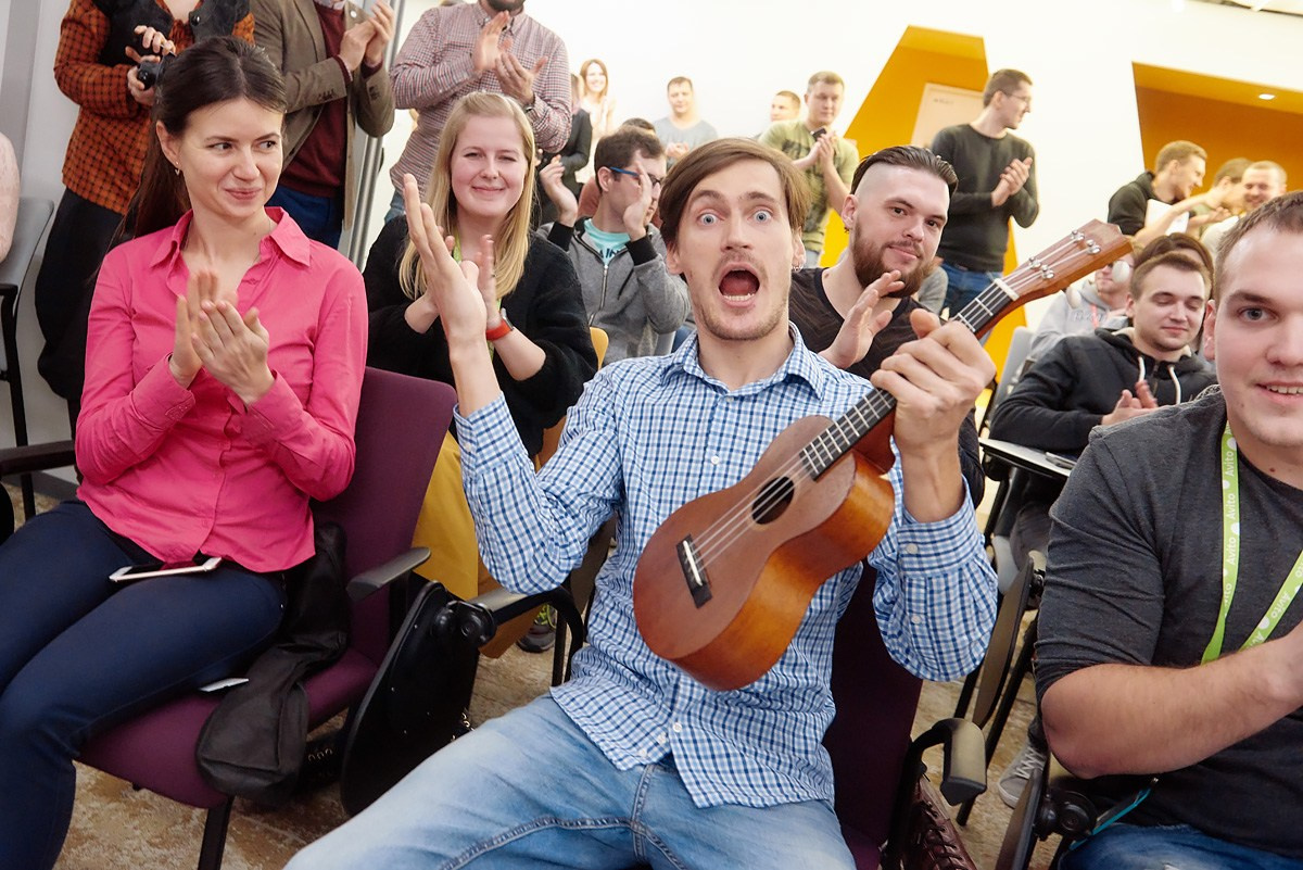 Нейромонах Феофан в Avito. Репортажный фотограф в Москве Вадим Францев