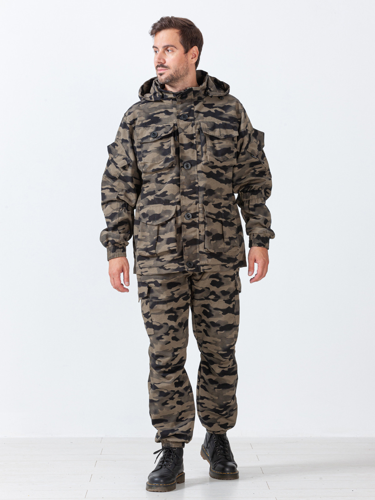 Мужская фотосъемка комбинизонов для Валдберриз. Сборные фотосъёмки в Москве. фотосессии одежды.фотограф