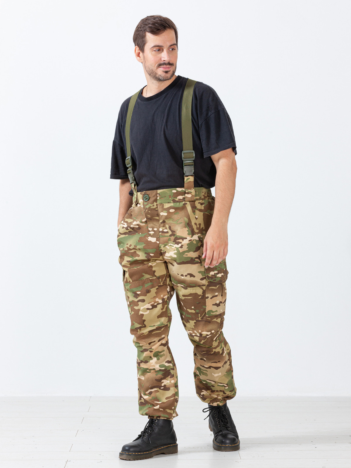 Мужская фотосъемка комбинизонов для Валдберриз. Сборные фотосъёмки в Москве. фотосессии одежды.фотограф