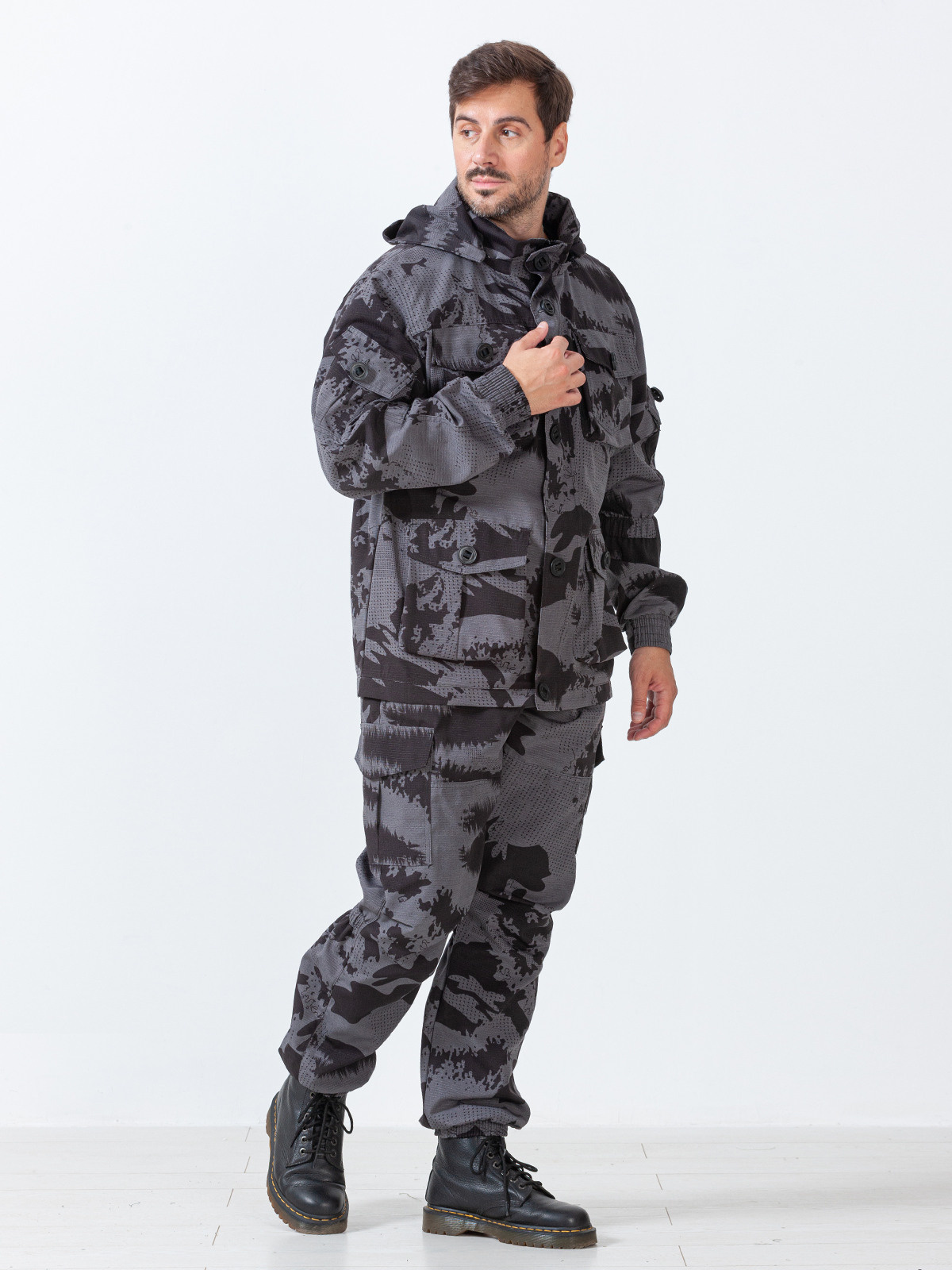 Мужская фотосъемка комбинизонов для Валдберриз. Сборные фотосъёмки в Москве. фотосессии одежды.фотограф