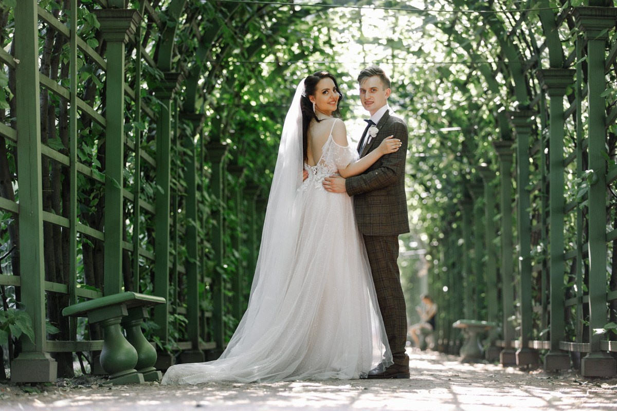 Свадебная фотосессия на Невском. Свадебный фотограф СПБ