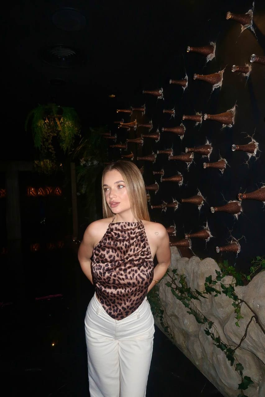 Виктория Н Размер ХS, Рост 165, Параметры 85/62/88. LUNAPRO Дом стильных, сборных и индивидуальных съемок для брендов