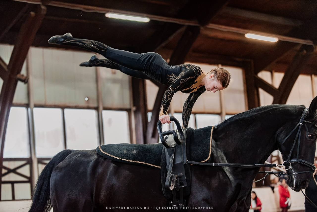 Чемпионат и Первенство МО по ВОЛЬТИЖИРОВКЕ. Куракина Дарья • Конный фотограф