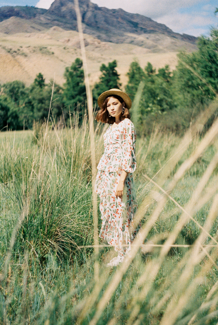 Настя, пленка. Nastya, film. Фотограф Айдын Седип в Кызыле