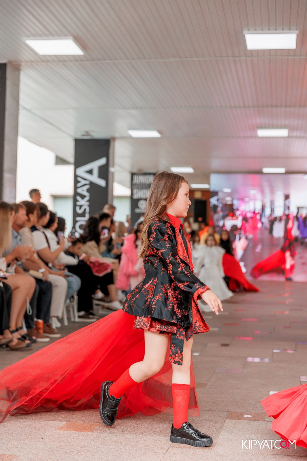 JUNIOR FASHION SHOW. КИПЯТКОМ АЛМАТЫ!