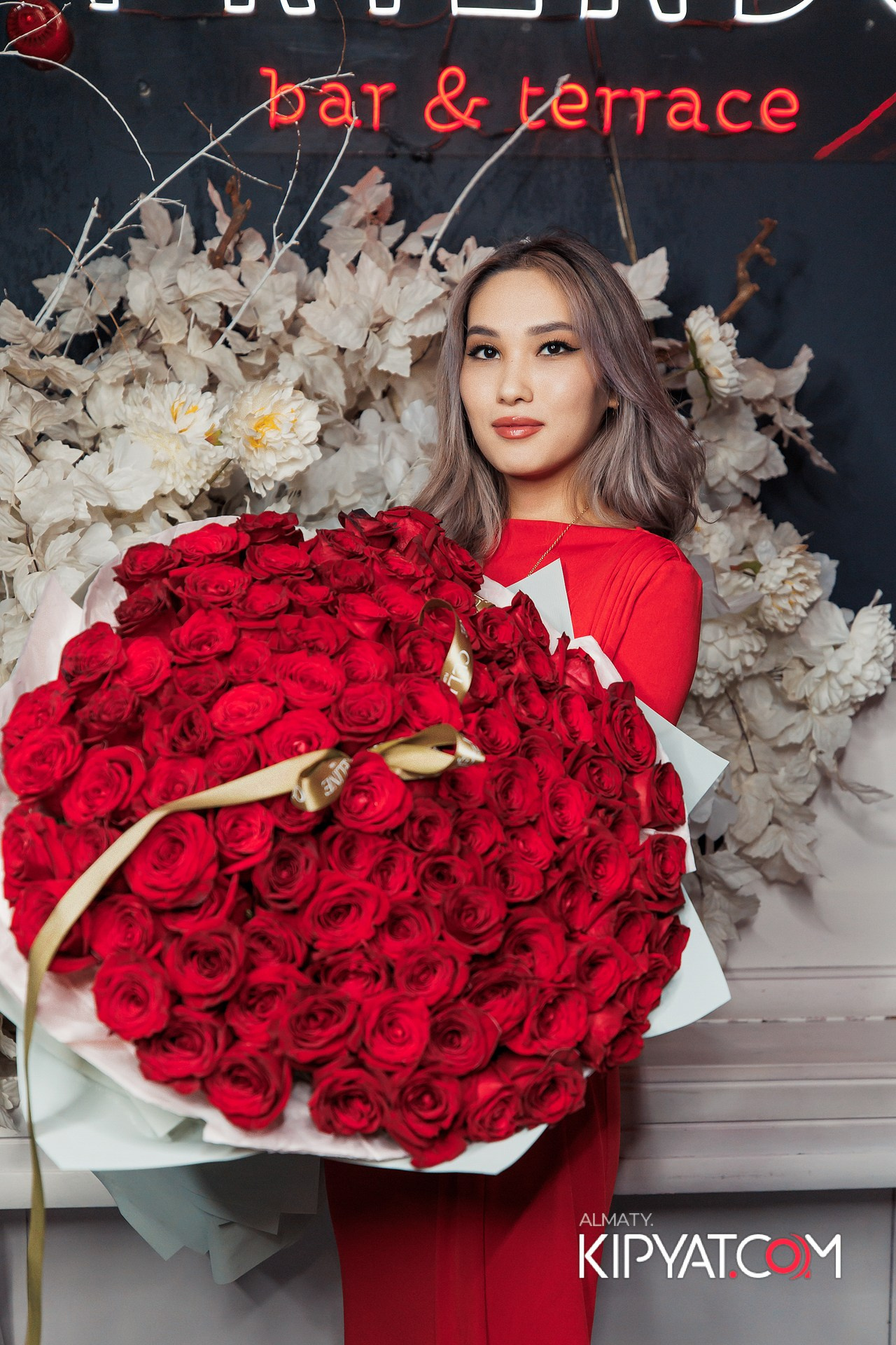 FRIENDS BAR & TERRACE. КИПЯТКОМ АЛМАТЫ!