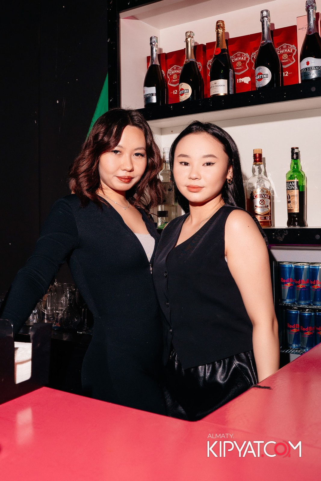 UYAT EMES BAR. КИПЯТКОМ АЛМАТЫ!