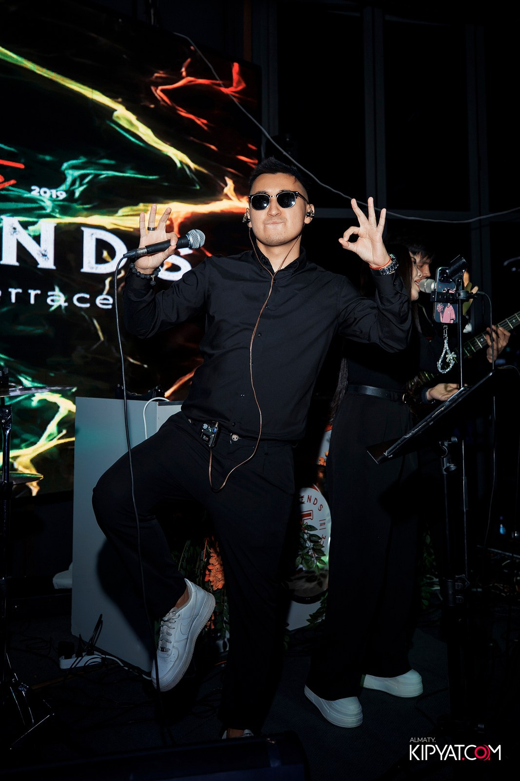 FRIENDS BAR & TERRACE. КИПЯТКОМ АЛМАТЫ!