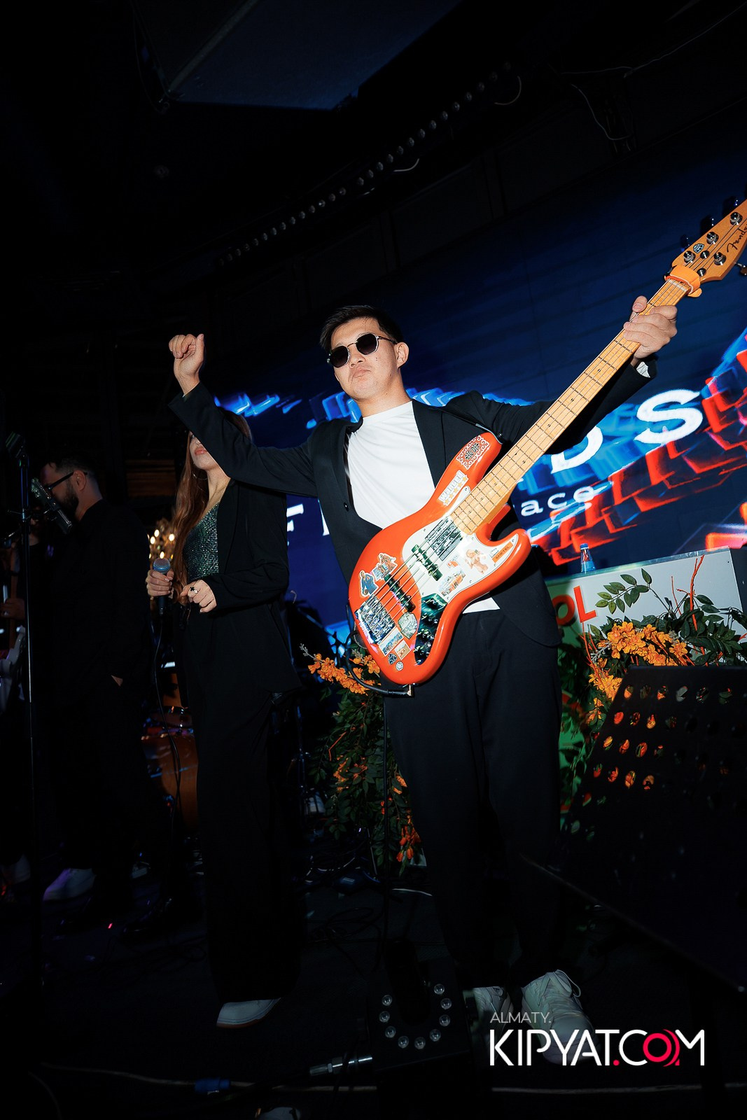 FRIENDS BAR & TERRACE. КИПЯТКОМ АЛМАТЫ!