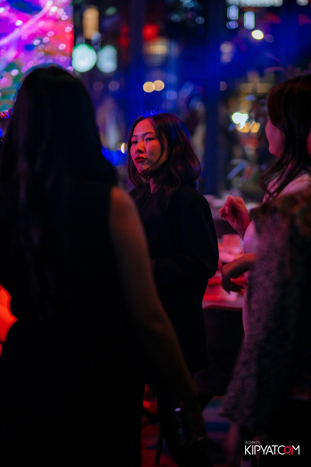 FRIENDS BAR & TERRACE. КИПЯТКОМ АЛМАТЫ!