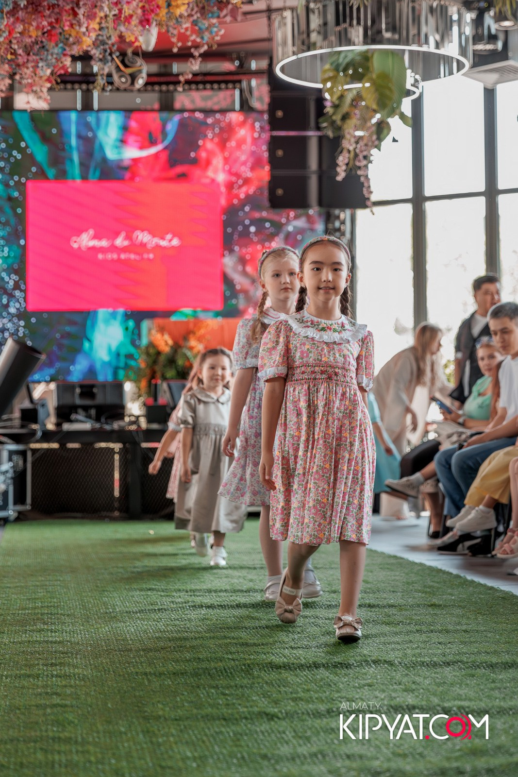 PROM KIDS FASHION SHOW. КИПЯТКОМ АЛМАТЫ!