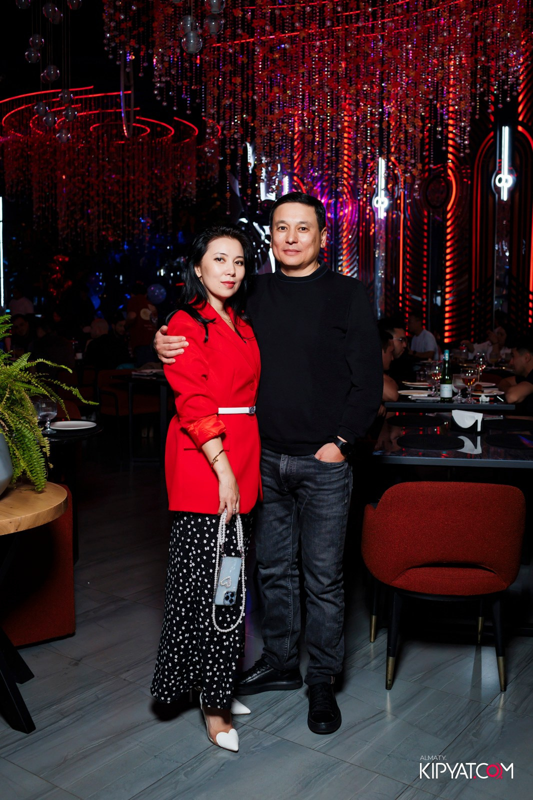 FRIENDS BAR & TERRACE. КИПЯТКОМ АЛМАТЫ!