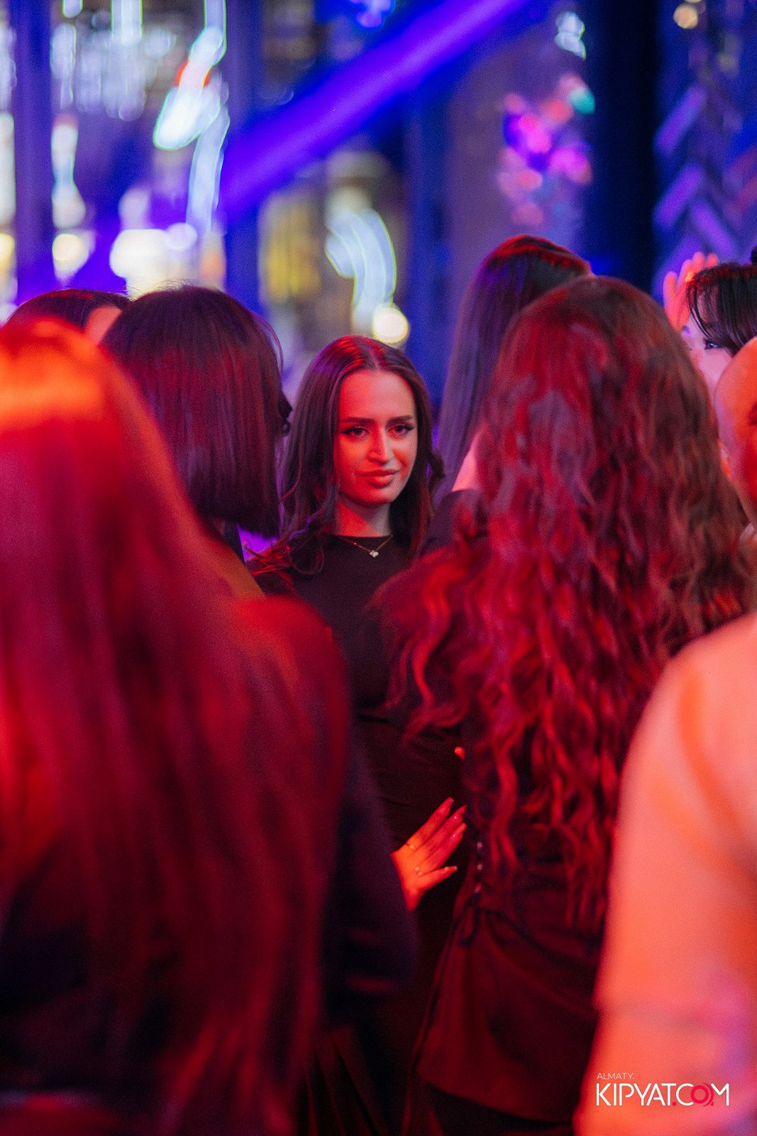 FRIENDS BAR & TERRACE. КИПЯТКОМ АЛМАТЫ!