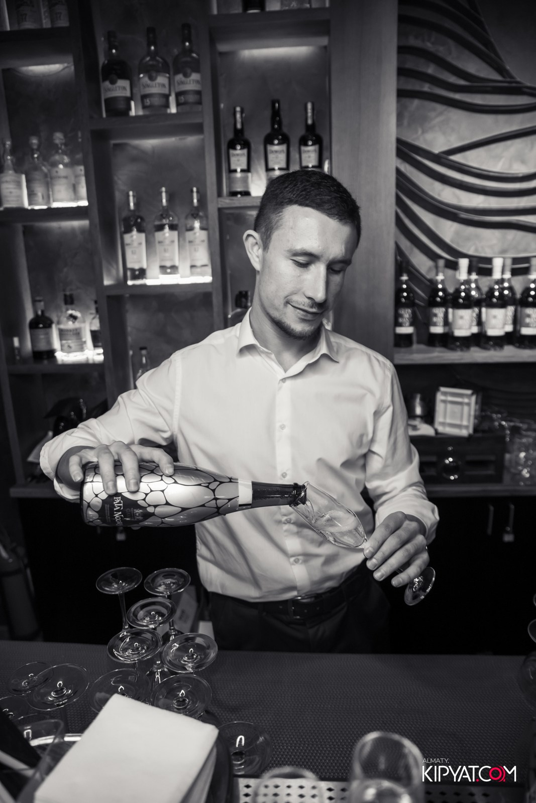 LAUREATE KARAOKE HALL. КИПЯТКОМ АЛМАТЫ!