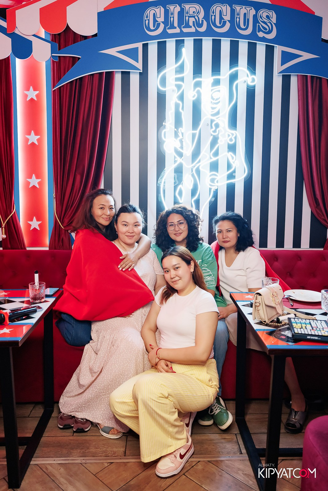 ЗАЯ, НА БИС. КИПЯТКОМ АЛМАТЫ!