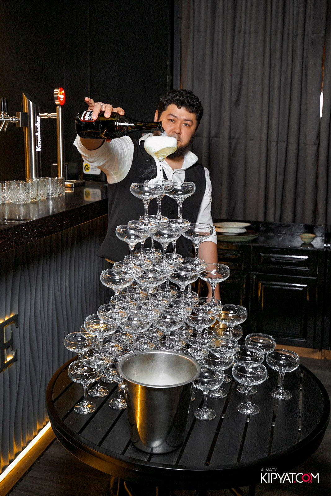 ОФИЦИАЛЬНОЕ ОТКРЫТИЕ KARAOKE LOUNGE BAR MONAVIE. КИПЯТКОМ АЛМАТЫ! Фотосъемка мероприятий в Алматы