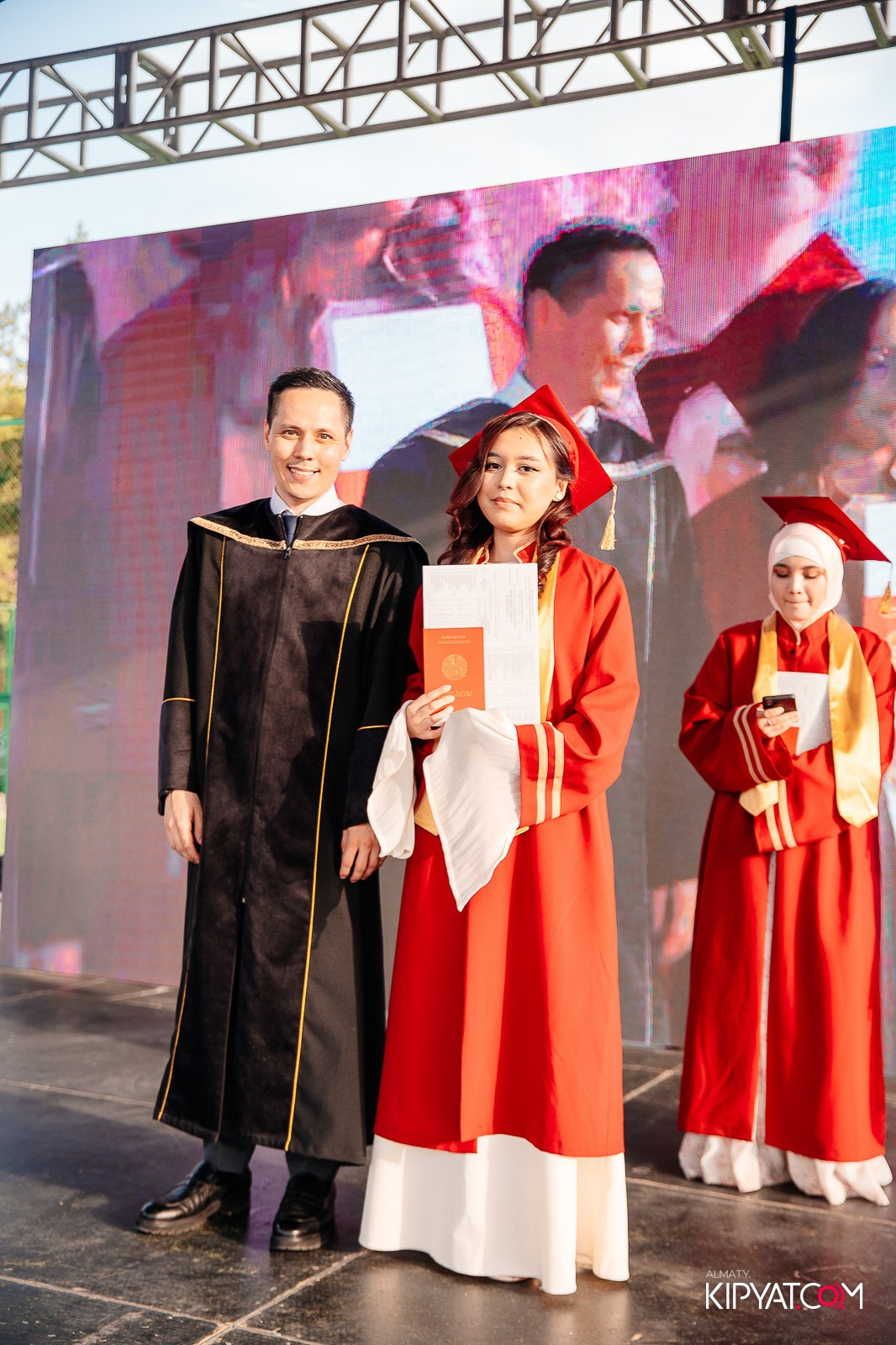 ВРУЧЕНИЕ ДИПЛОМОВ — НАРХОЗ КОЛЛЕДЖ. Part 3. КИПЯТКОМ АЛМАТЫ!