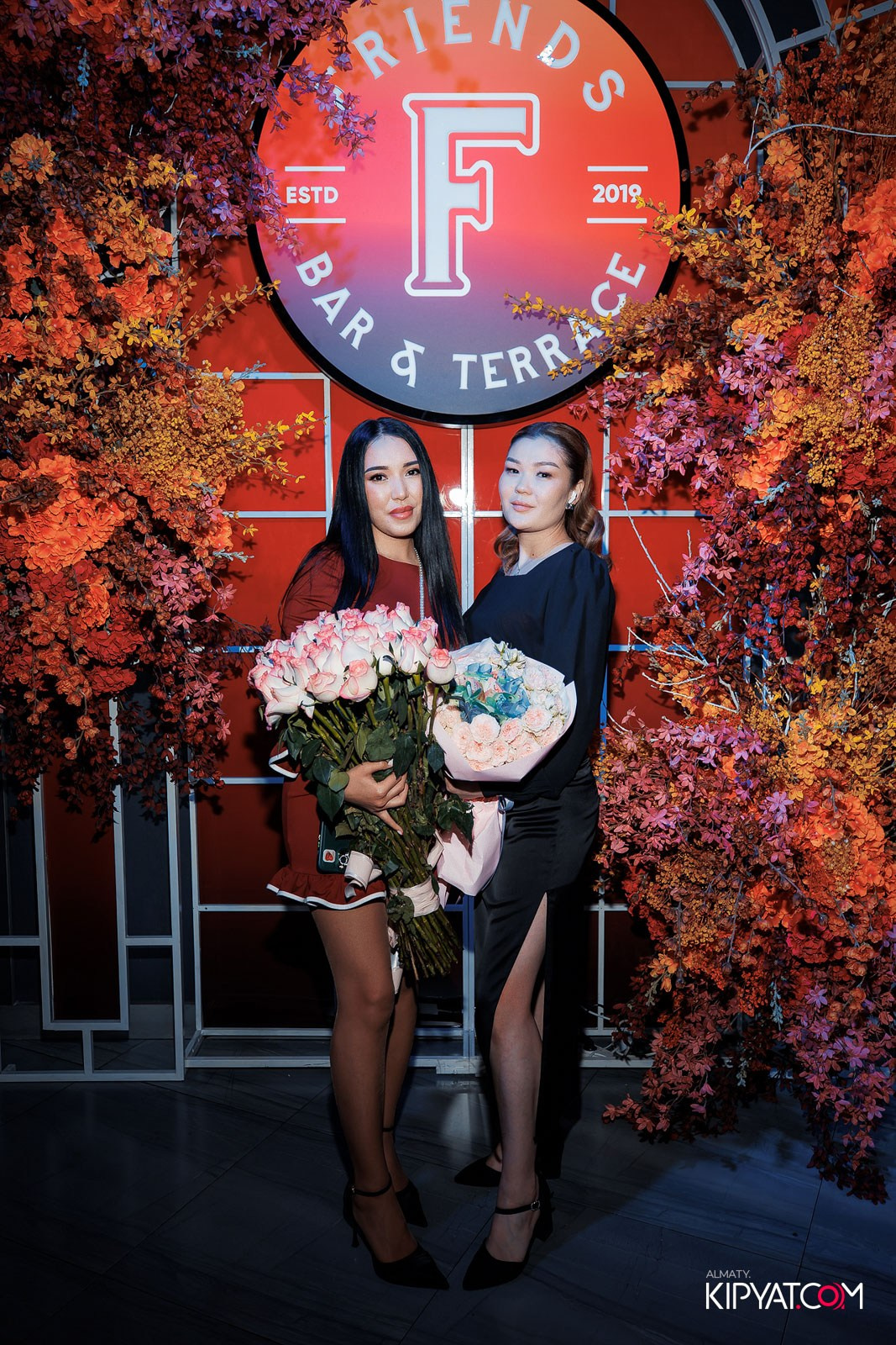 FRIENDS BAR & TERRACE. КИПЯТКОМ АЛМАТЫ!