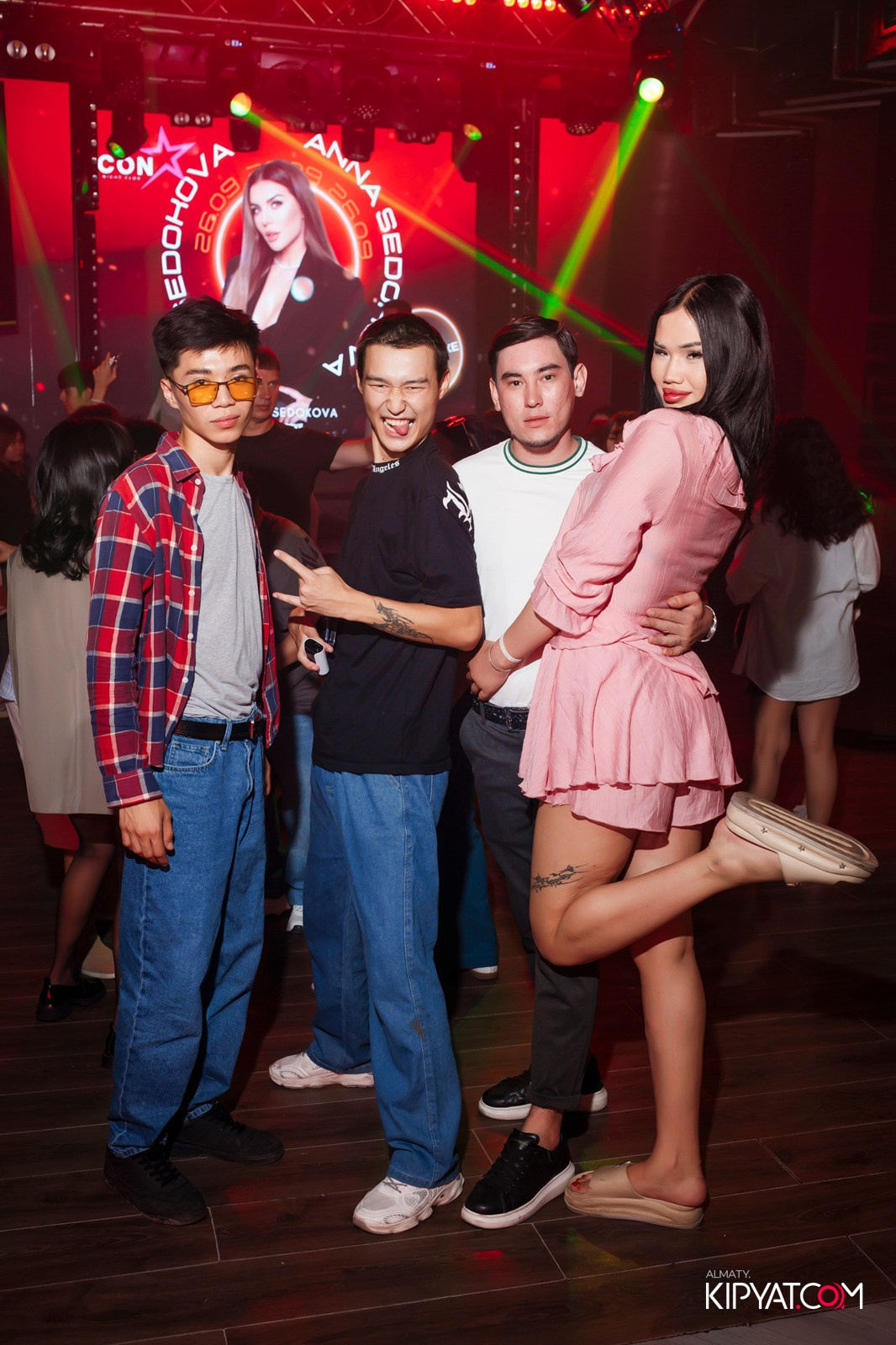 НОЧНОЙ КЛУБ ICON. КИПЯТКОМ АЛМАТЫ!