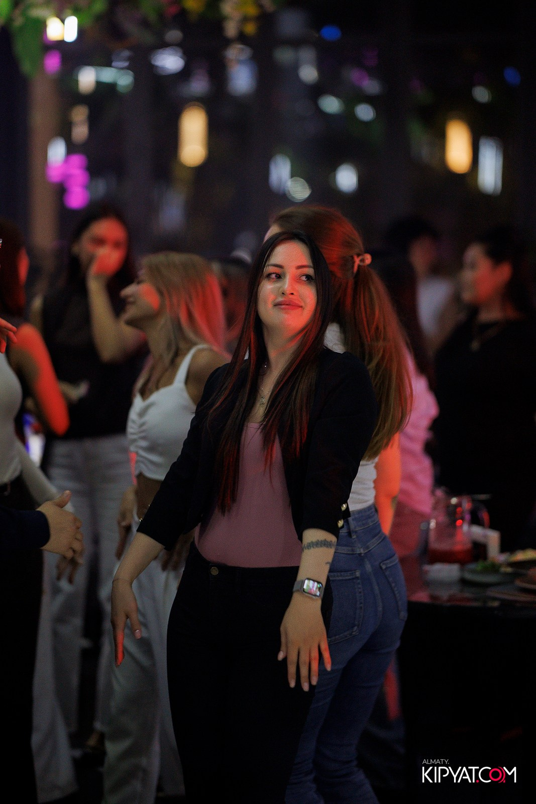FRIENDS BAR & TERRACE. КИПЯТКОМ АЛМАТЫ! Фотосъемка мероприятий в Алматы