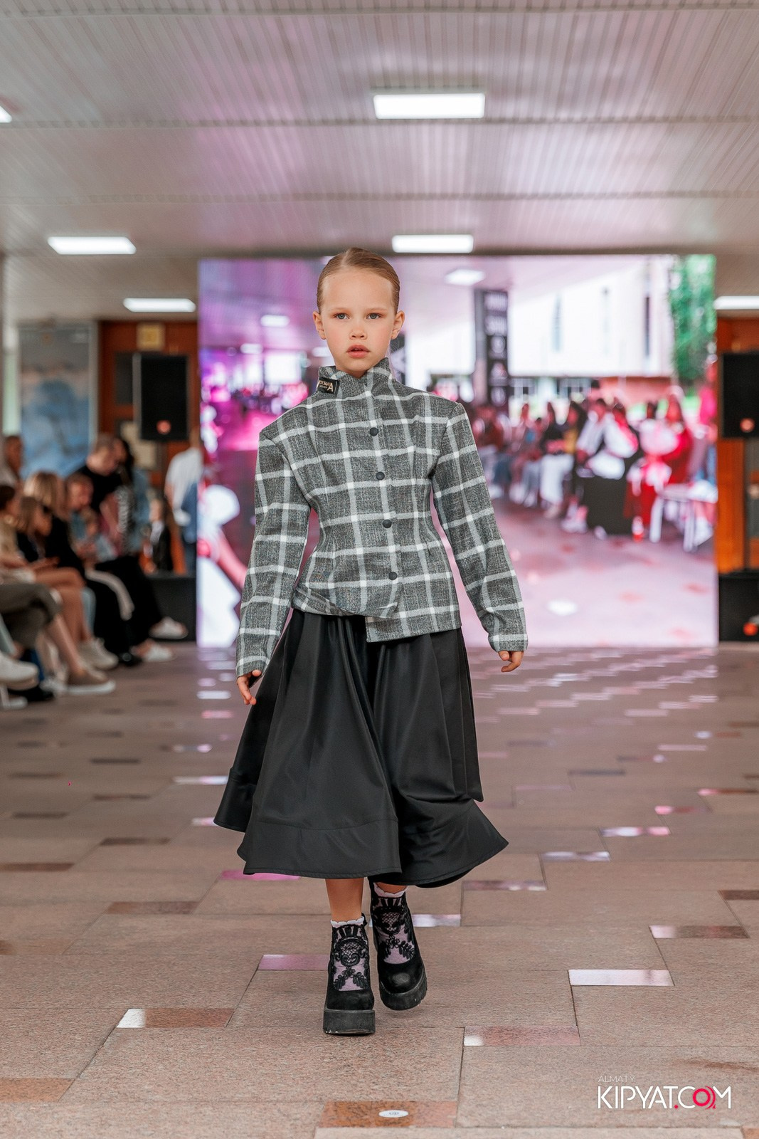 JUNIOR FASHION SHOW. КИПЯТКОМ АЛМАТЫ!