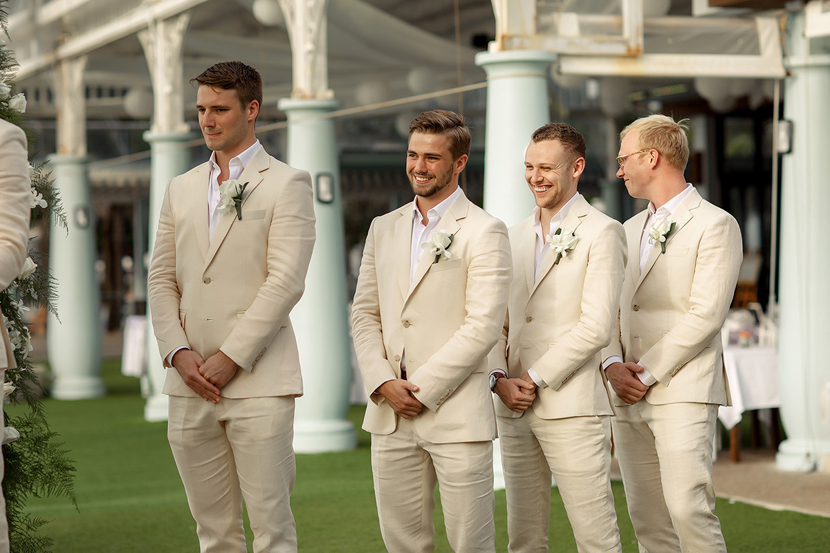 Свадьба на Пхукете для пары из Англии в отеле Katathani Phuket. Фотограф на Пхукете в Таиланде