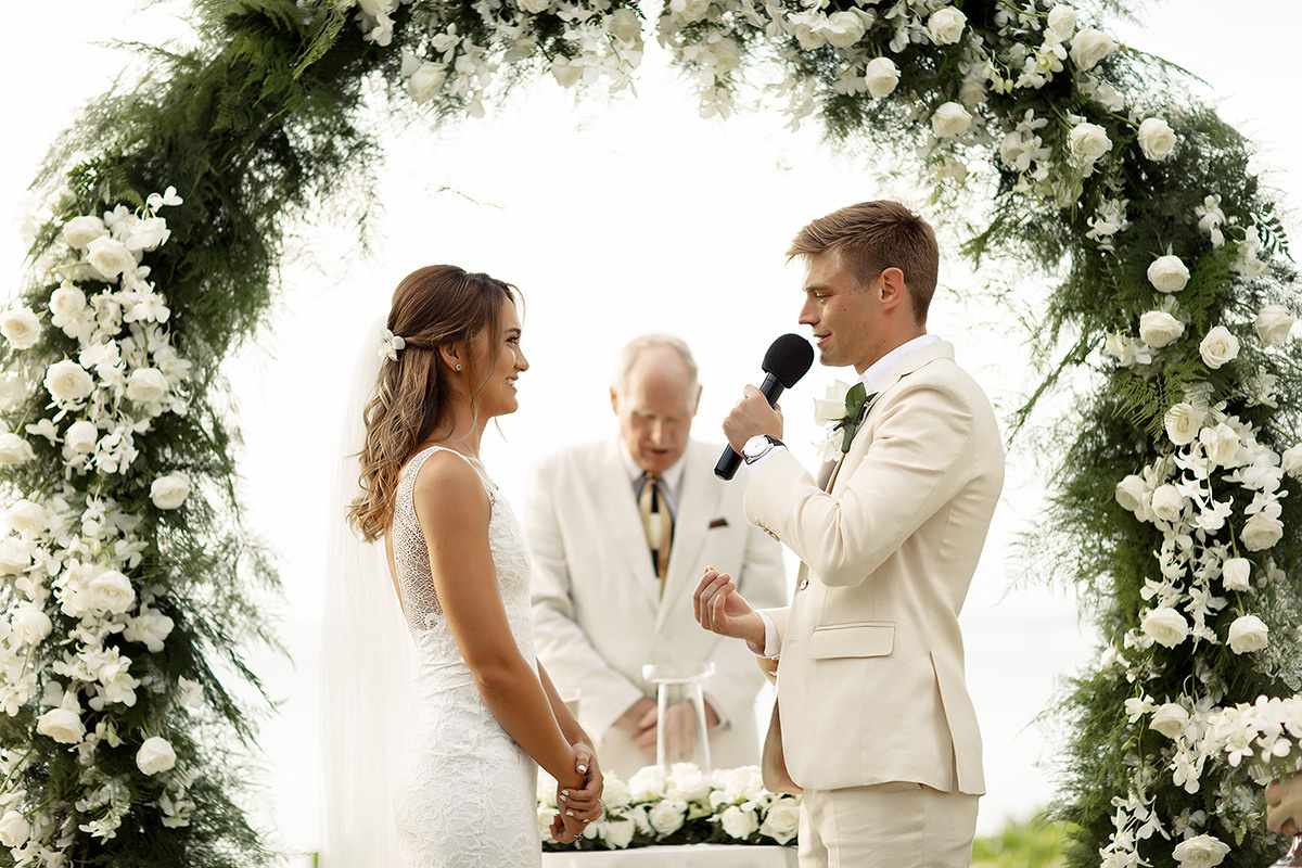 Свадьба на Пхукете для пары из Англии в отеле Katathani Phuket. Фотограф на Пхукете в Таиланде