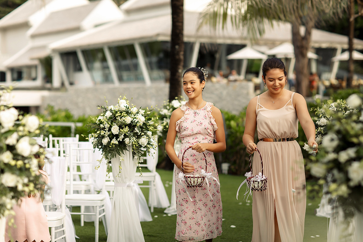 Свадьба на Пхукете для пары из Англии в отеле Katathani Phuket. Фотограф на Пхукете в Таиланде