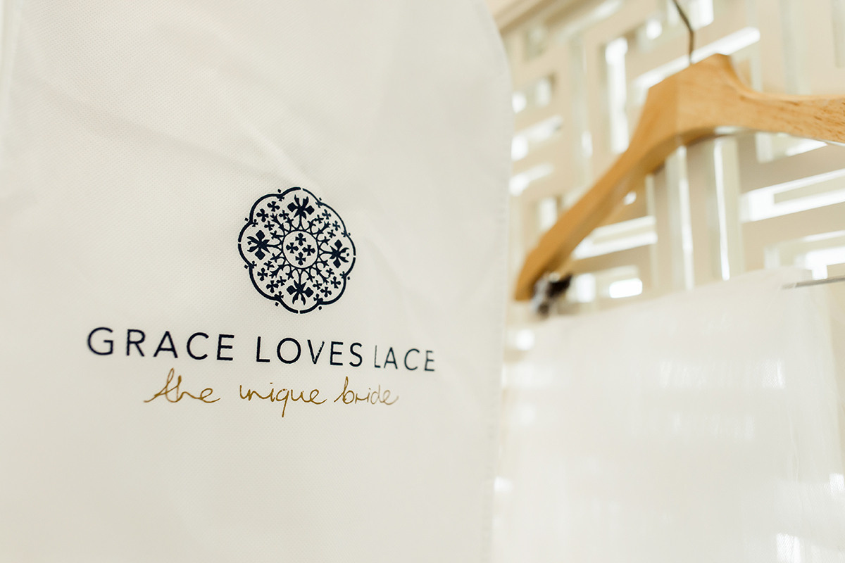 Свадьба на Пхукете для пары из Англии в отеле Katathani Phuket. Фотограф на Пхукете в Таиланде