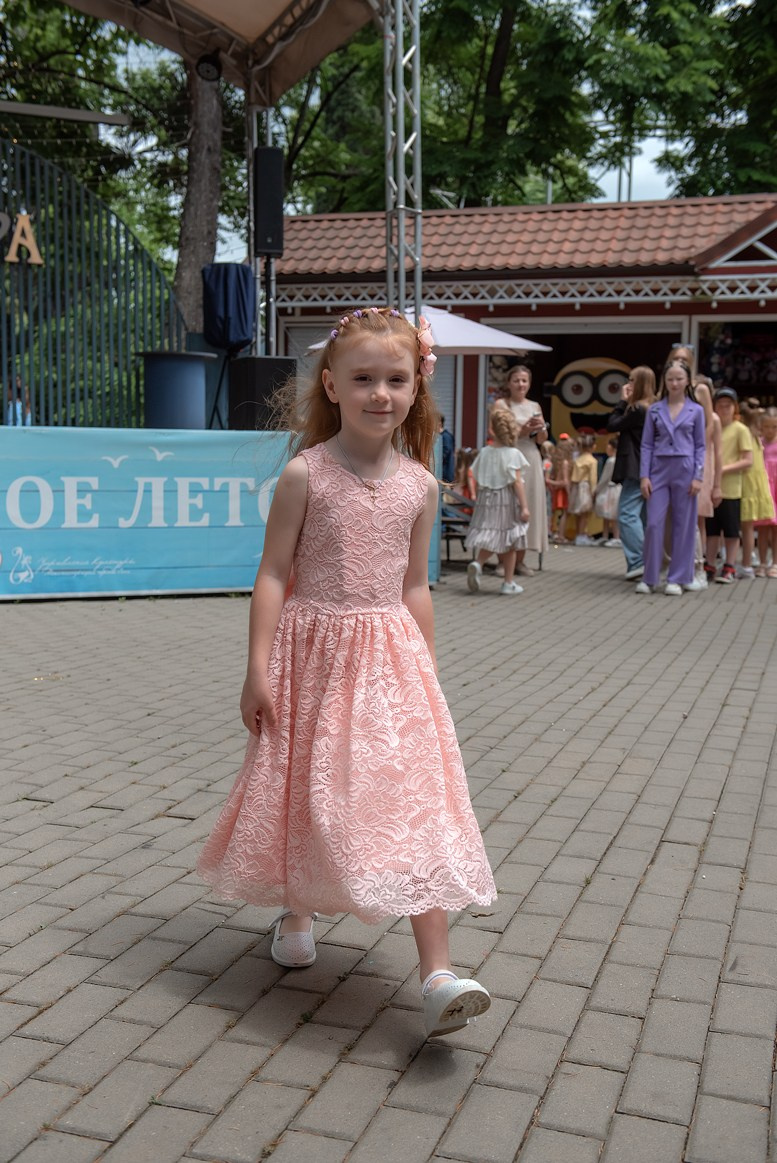 Парк Ривьера дефиле HAPPYkids. Семейный и коммерческий фотограф в Сочи Александр Бодунов
