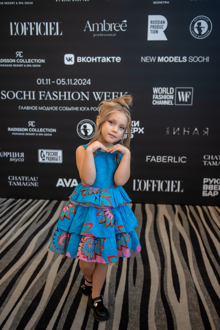 SochiFashionWeek2024 дизайнер Юлия Крылова. Семейный и коммерческий фотограф в Сочи Александр Бодунов