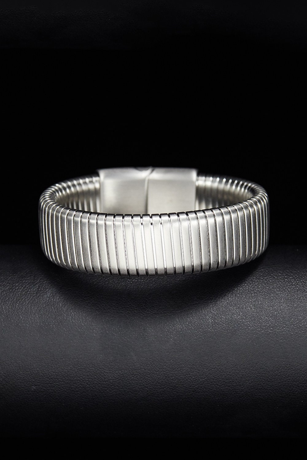 Съемка ювелирных изделий. Коммерческий и художественный фотограф в Москве Плоскирев Валерий