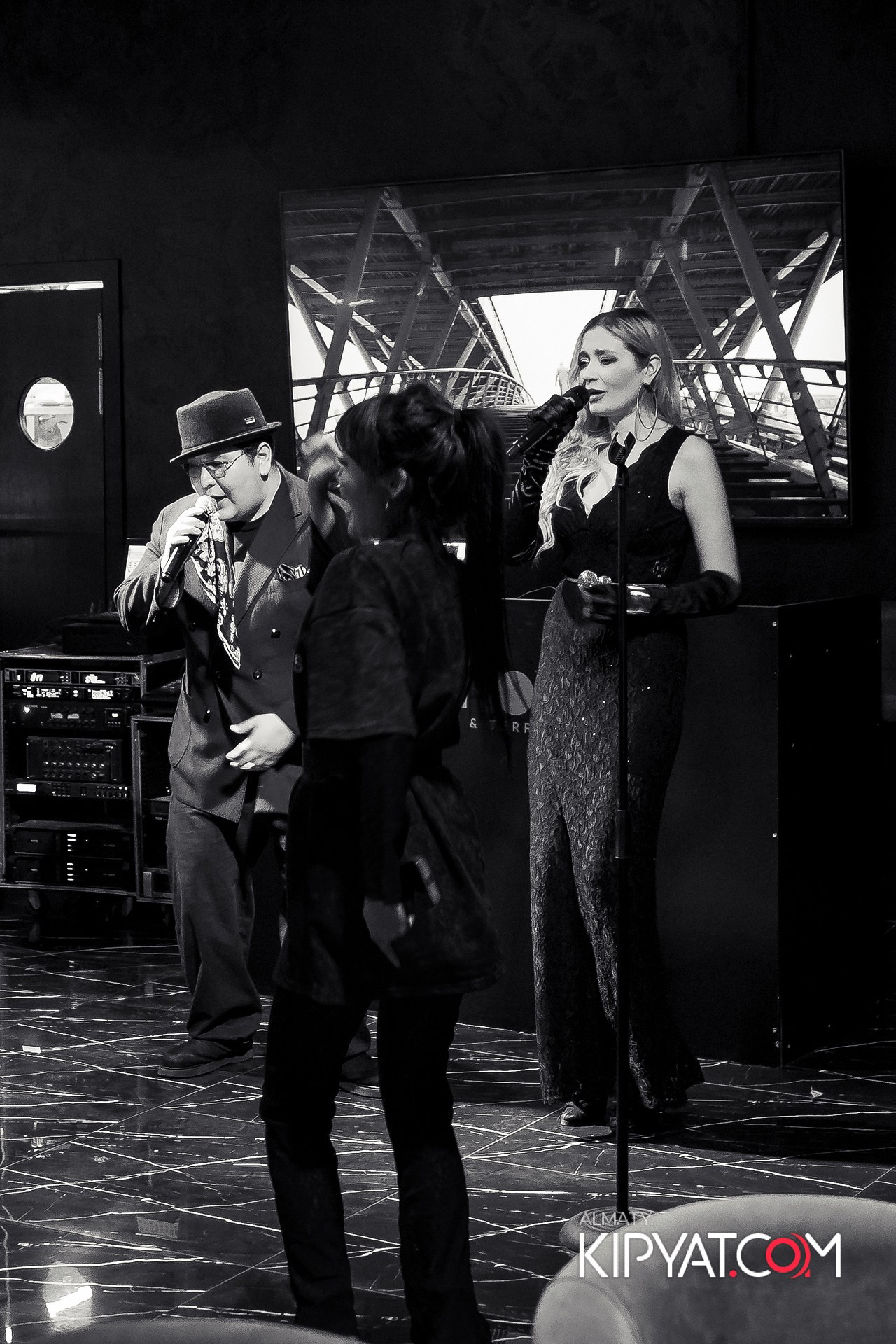 MOOD BAR & TERRACE. КИПЯТКОМ АЛМАТЫ!