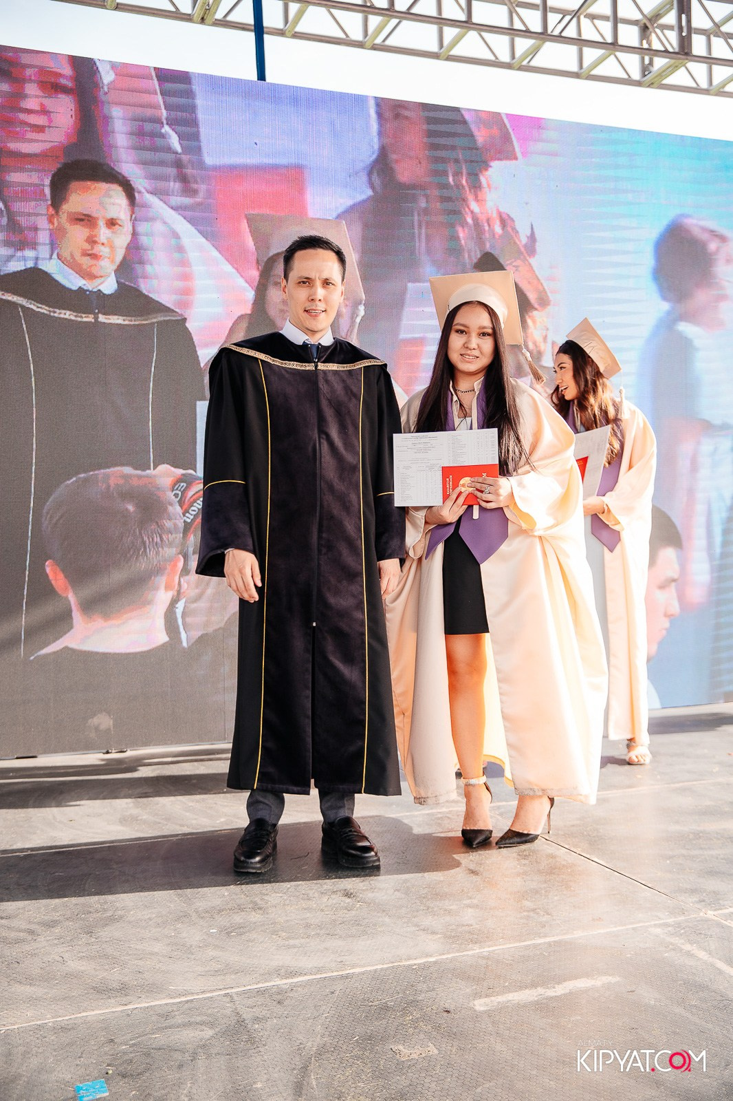 ВРУЧЕНИЕ ДИПЛОМОВ — НАРХОЗ КОЛЛЕДЖ. Part 3. КИПЯТКОМ АЛМАТЫ!