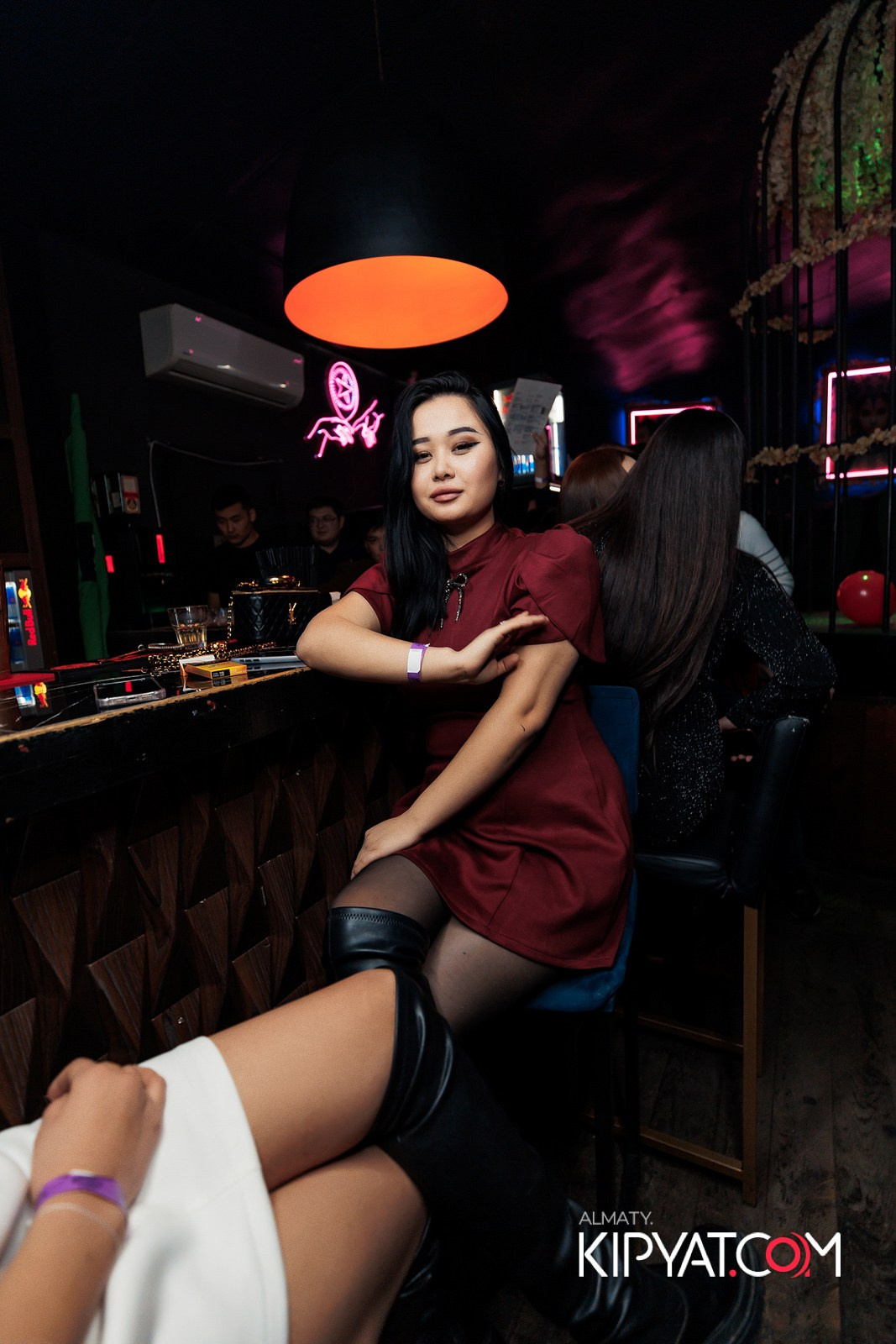 UYAT EMES BAR. КИПЯТКОМ АЛМАТЫ!