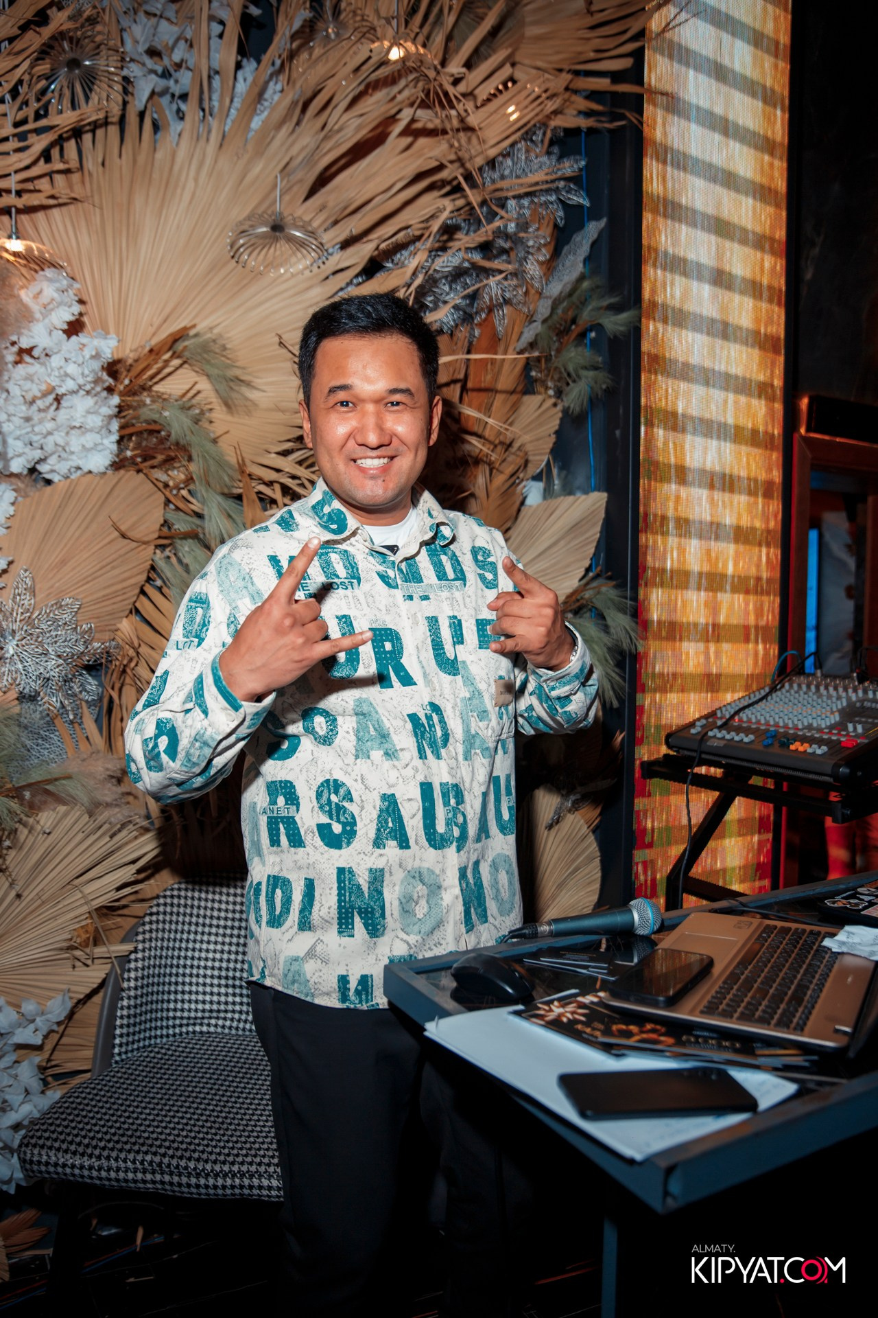 БАР ПОНАЕХАЛИ НА ДОСТЫК. КИПЯТКОМ АЛМАТЫ! Фотосъемка мероприятий в Алматы