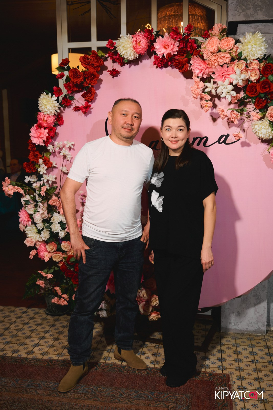 ГРУЗИНСКИЙ ДВОР НА КАБАНБАЙ БАТЫРА. КИПЯТКОМ АЛМАТЫ!