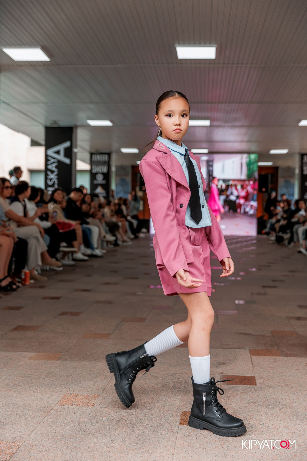 JUNIOR FASHION SHOW. КИПЯТКОМ АЛМАТЫ!