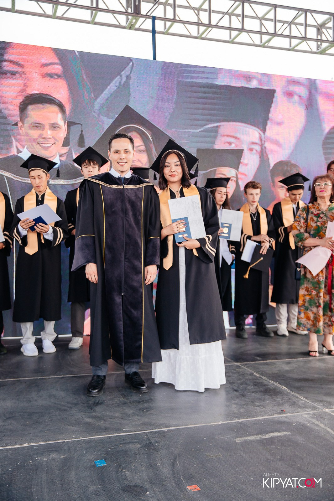 ВРУЧЕНИЕ ДИПЛОМОВ — НАРХОЗ КОЛЛЕДЖ. Part 3. КИПЯТКОМ АЛМАТЫ!