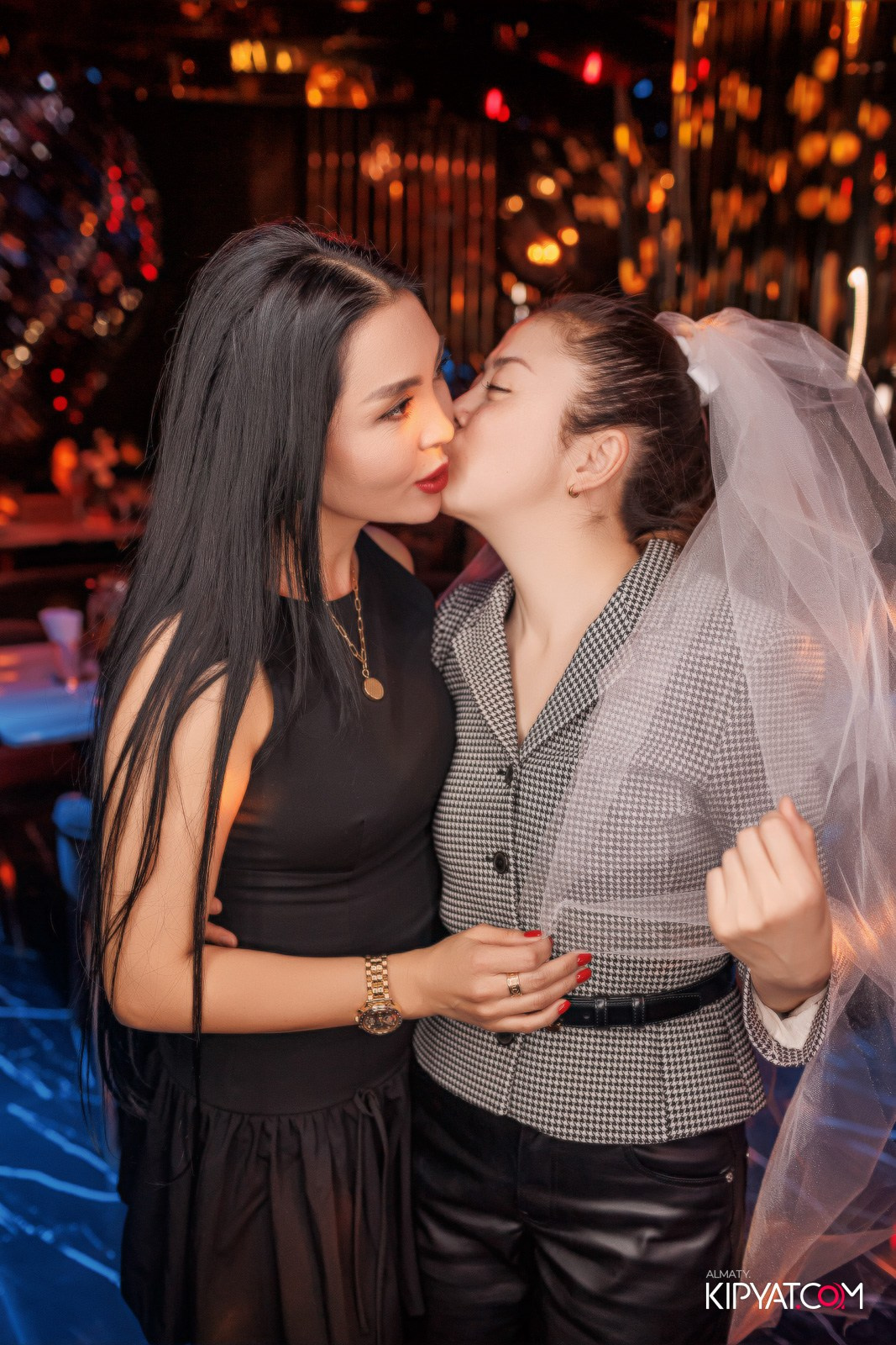 MOOD KARAOKE & TERRACE. КИПЯТКОМ АЛМАТЫ!