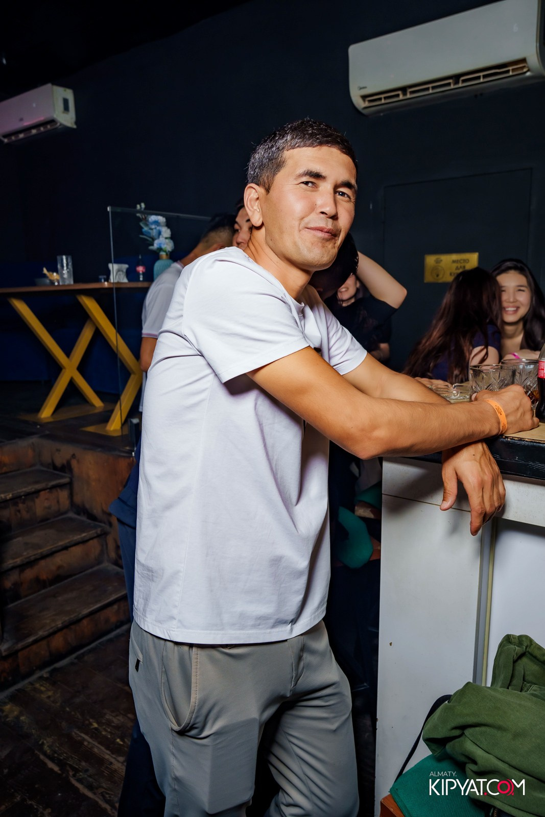 UYAT EMES BAR. КИПЯТКОМ АЛМАТЫ!