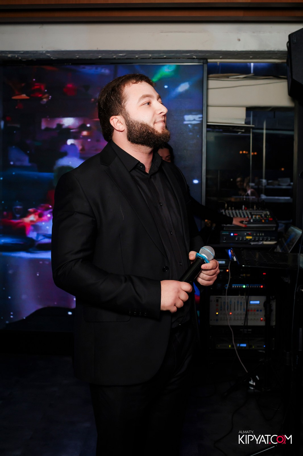 КАВКАЗСКИЙ ВЕЧЕР В ВАХТАНГУРИ. КИПЯТКОМ АЛМАТЫ!