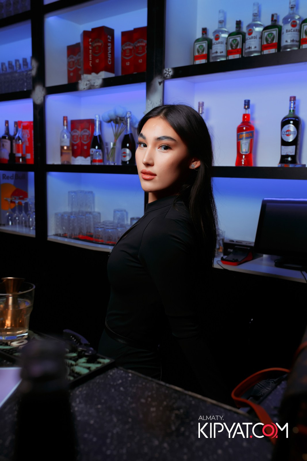 UYAT EMES BAR. КИПЯТКОМ АЛМАТЫ!